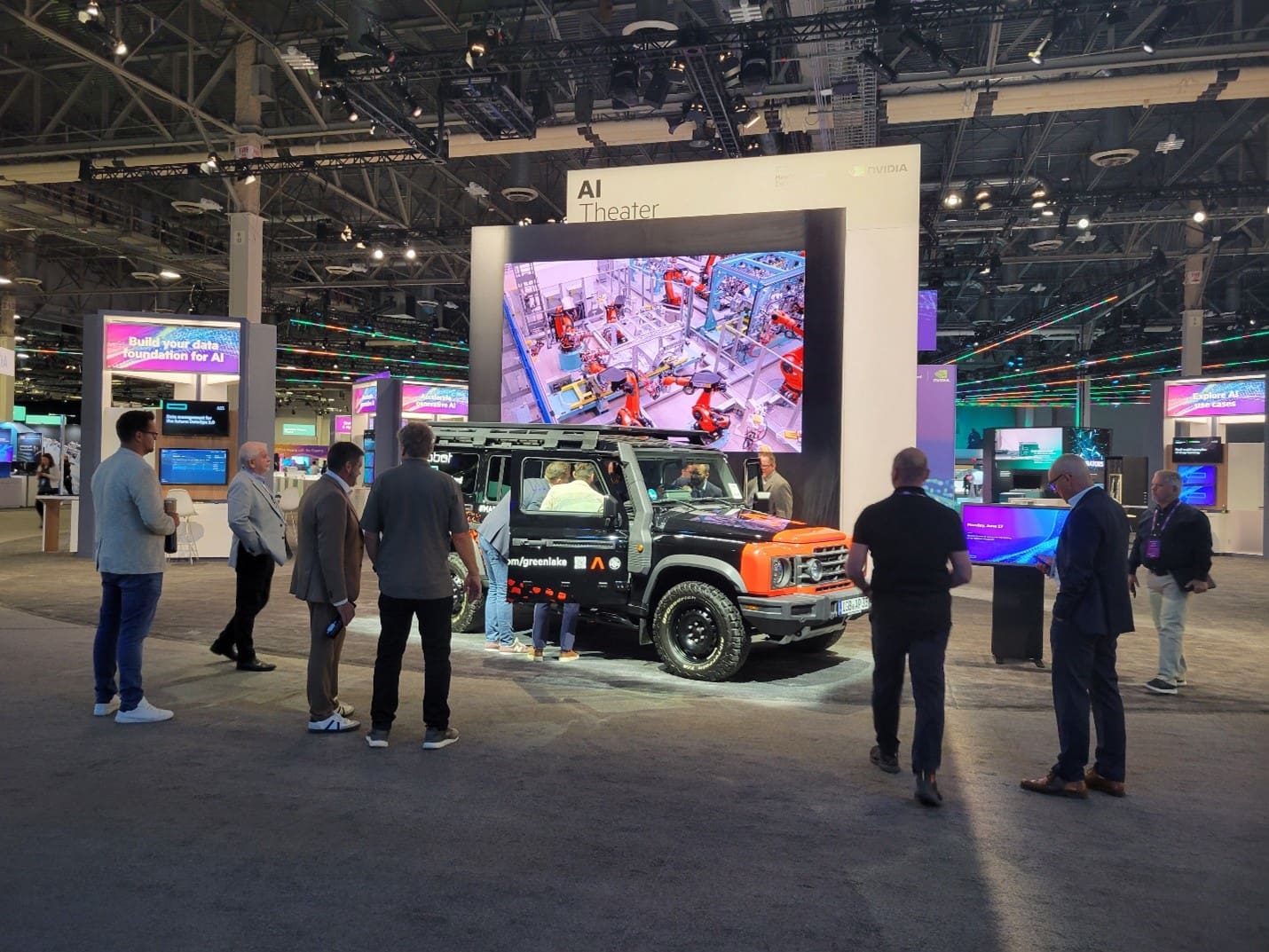 Ineos Grenadier built on HPE Nonstop and abat on the Discover show floor